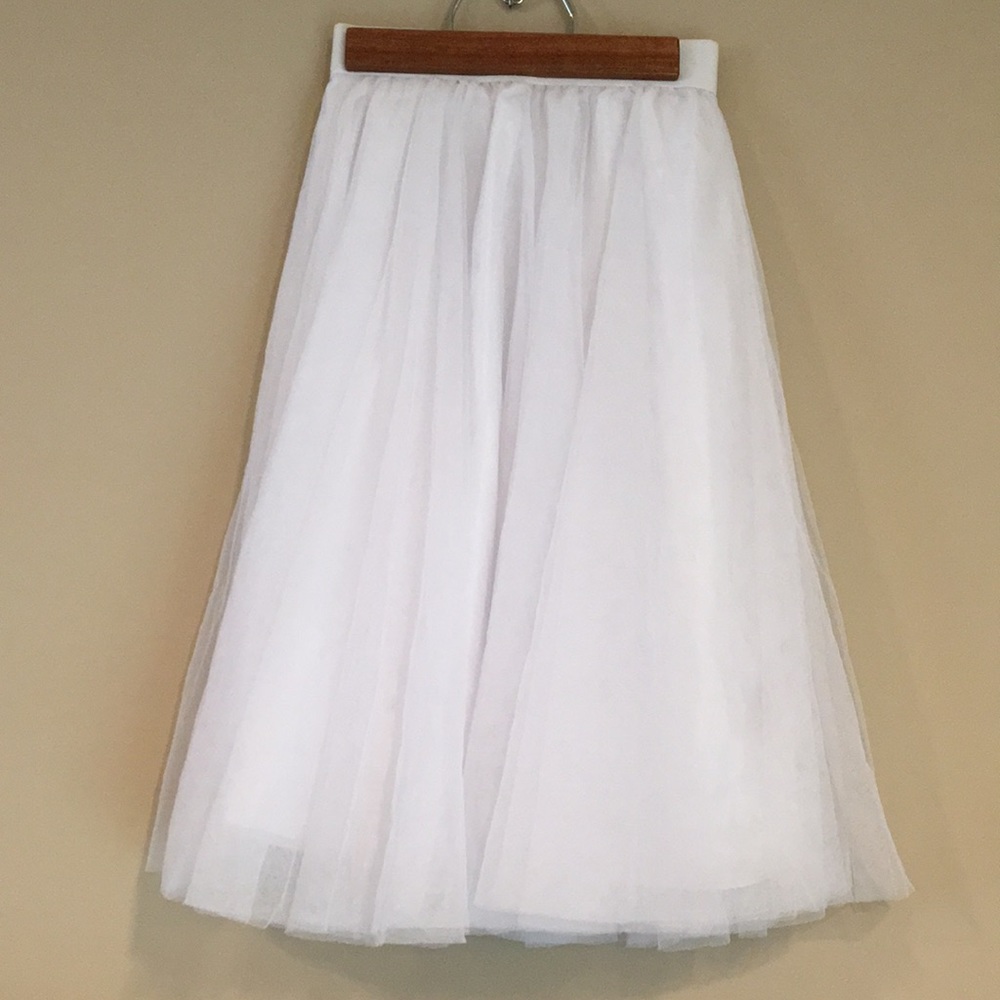 White tulle skirt with lining
